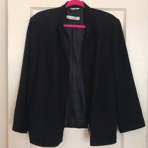 Classic Italian Made Zippered Jacket with Pockets